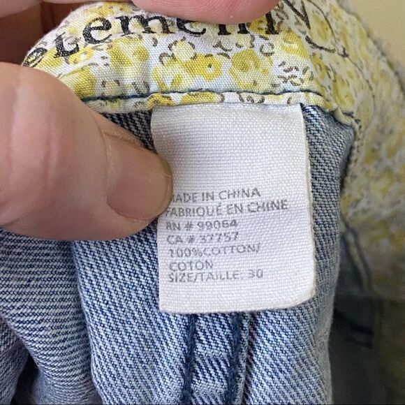 Denim Cut Off Lace Accent Shorts By Elements Size 30 - Picture 5 of 6